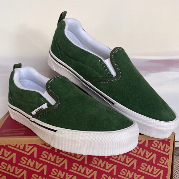 Vans WMNS Knu Slip
Green/True White
VN0009QDBGN
Sneakers - Picture 4 of 16